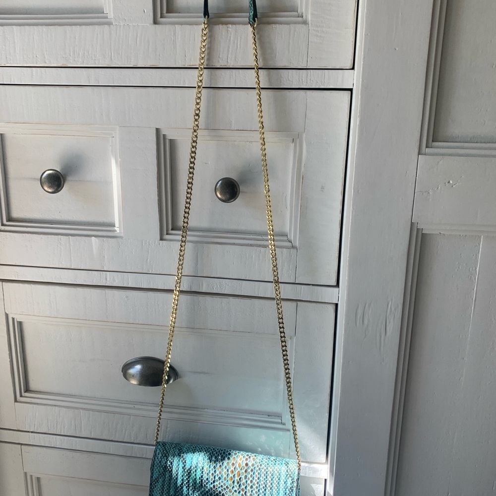 NWT Kate Landry Teal Snake-Embossed Crossbody 3way purse with Gold Chain Strap - Picture 5 of 10